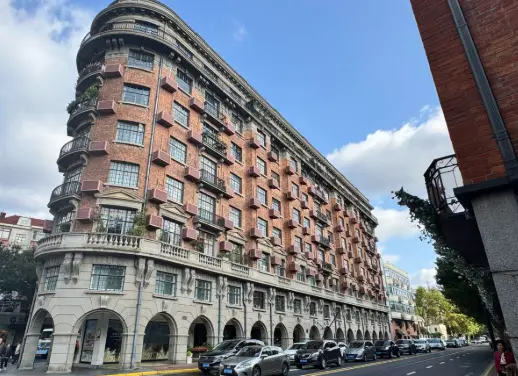 马桥AI小镇旁看F1国际赛车场观赛，旗忠网球中心旁藏了个什么宝藏地？